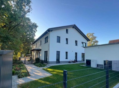 Attraktive 5-Zimmer-Doppelhaushäft in ruhiger Lage in Werder (Havel)