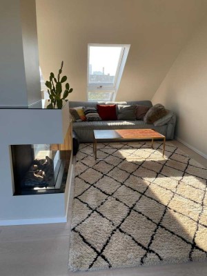 Von privat, 5-Raum-Penthouse-Wohnung, lux. Innenausstattung mit EBK