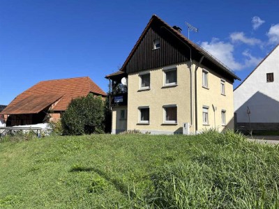 Wohnhaus mit Bauplatz und offener Bauweise mit 409m² in Weissach im Tal-Bruch