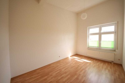 Interessante Kapitalanlage ~ 4-Zimmerwohnung in Innenstadtnähe! 2 Balkone ~ Aufzug ~ gut vermietet !