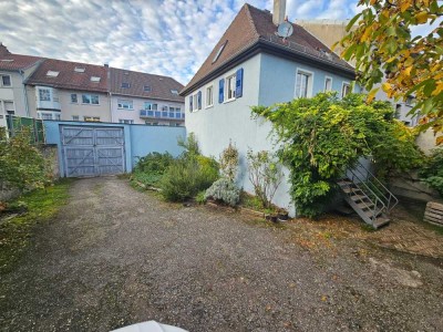 Saniertes EFH mit Garten und Außenanlagen