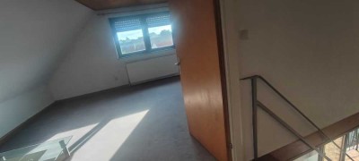 Schönes und vollständig renoviertes 7-Zimmer-Einfamilienhaus mit EBK in Framersheim