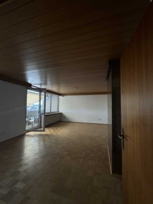 Exklusive 4-Raum-Maisonette-Wohnung mit EBK in Kaufering