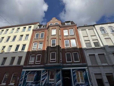Attraktives Mehrfamilienhaus mit umfassenden Sanierungen – stabile Kapitalanlage in Kiel-Gaarden