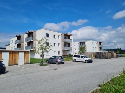 2-Zimmer-Wohnung mit Balkon, teilmöbliert