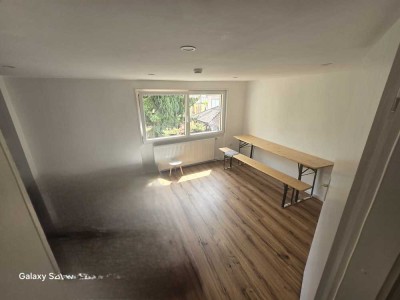 Attraktive 3 Zimmer-Maisonette-Wohnung mit Balkon und EBK in Bönnigheim