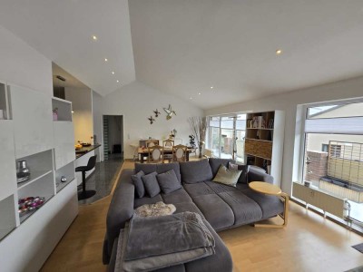 Helles Wohnparadies mit großem Balkon und genehmigtem Dachbodenausbau - Laatzen