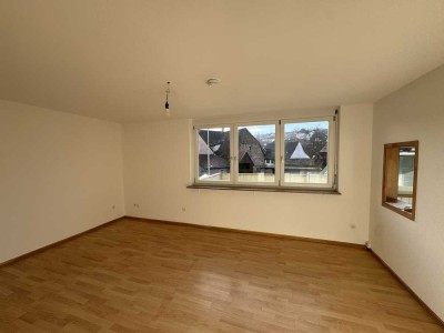 Helle 2,5 Zimmerwohnung mit Stellplatz