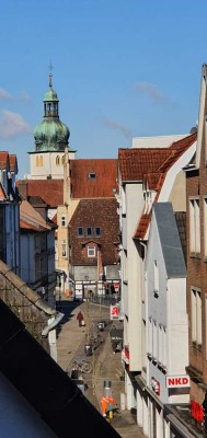 Geräumige helle Wohnung im Herzen der Stadt mit großem Südbalkon und Stellplatz
