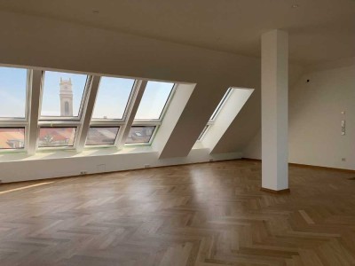 Dachgeschoss-Maisonnette-Wohnung auf Altbau - 209 m² Wohn-/Nutzfläche