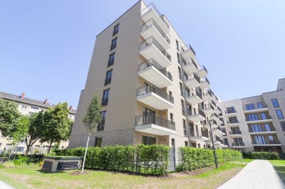 *ERSTBEZUG* Großzügige Etagenwohnung mit lichtdurchfluteten Räumen, Balkon & moderner Wohnküche