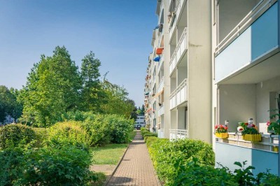 4-Raum-Wohnung mit Balkon und den Spielplatz im Wohnumfeld