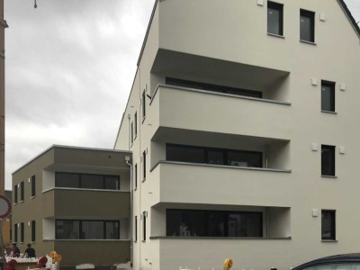 Stilvolle, neuwertige 2-Zimmer-Wohnung mit gehobener Innenausstattung mit Balkon und EBK in Augsburg