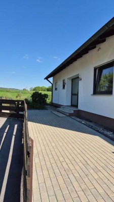 Provisionsfrei* Kinderfreundliches, sehr helles EFH für eine große Familie mit 2 separaten Wohnungen