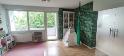 Lichtdurchflutete und ruhig gelegen Wohnung mit zwei Balkonen