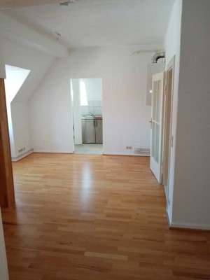 2-Zimmer-DG-Wohnung im wunderschönen Zooviertel