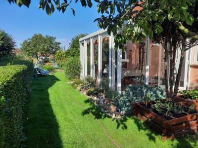 FAMILIENGERECHTES HAUS mit SONNIGEM GARTEN