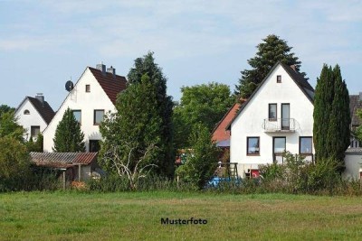 +++ Einfamilienhaus mit Balkon und Doppelgarage +++