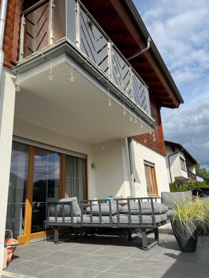 Renovierte  2-Raum-Wohnung mit sonniger Terrasse und Einbauküche in Bad König / Nieder Kinzig