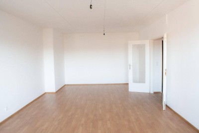 Lichtdurchflutete 4-Zimmer-Wohnung mit Loggia in Wiener Neudorf