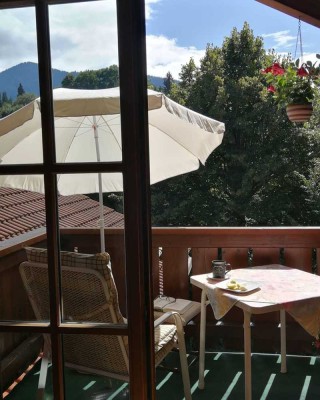 Charmante 2-Zimmer-Dachgeschosswohnung mit Bergblick in Bad Kohlgrub