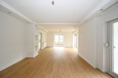 Exklusives Einfamilienhaus mit Garage und einem weiteren Haus und Scheune