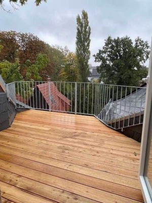 Spektakulärer 4-Zi Wohntraum mit Balkon und Blick ins Grüne Nähe Tierpark