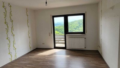 Helle 2-Zimmerwohnung mit Küche, Bad und Balkon