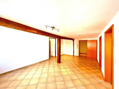 Stilvolle 4-Raum-Wohnung mit Balkon und Einbauküche in Metzingen