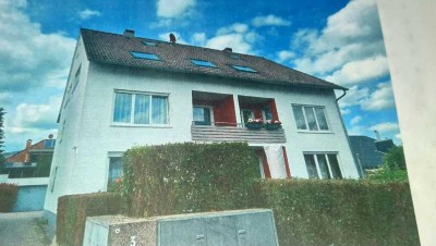 Stilvolle, gepflegte 3-Raum-Hochparterre-Wohnung mit EBK, Balkon und eigenem Garten