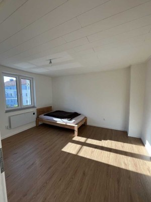 Frisch sanierte 1,5-Zimmer-Wohnung mit 4,5% Rendite in Göggingen für Eigennutzer oder Kapitalanleger