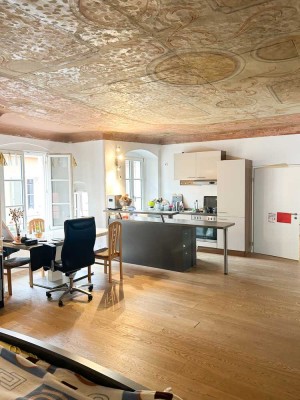 2-Zimmer-Altbauwohnung im historischen Altbau in der Altstadt!