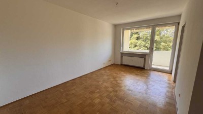 gepflegte und ruhige 1-Raum-Wohnung in Baldham, Top Lage