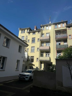 NACHHALTIG INVESTIEREN – SOLIDES MEHRFAMILIENHAUSENSEMBLE  MIT IDEALEM FLÄCHENMIX
