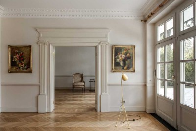 Imposante Villa im französischen Stil mit separatem Gästetrakt, Spa, 3 Kaminen und Parkgrundstück