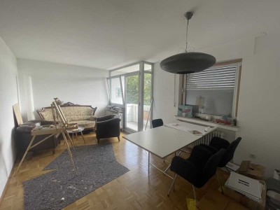 Helle 2-Zimmer Dachgeschosswohnung mit Balkon in Leverkusen-Schlebusch