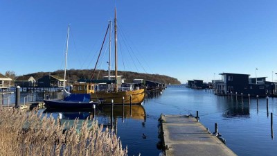 Freundliche 3-Zimmer-Wohnung mit Terrasse, Meerblick, Stellplatz