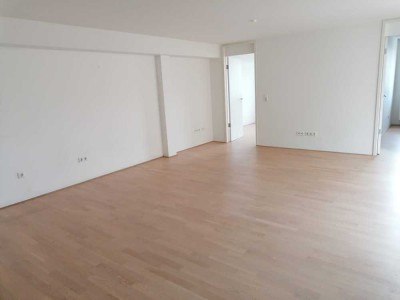 Helle 3-Zimmer-Wohnung in der City mit Stellplätzen