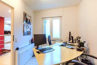 Exklusiver, sanierter 6-Raum-Bungalow mit lux. Innenausstattung und EBK in Garching bei München