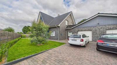 Großzügiges Einfamilienhaus mit Garage, Carport & Garten in ruhiger Lage von Herzlake