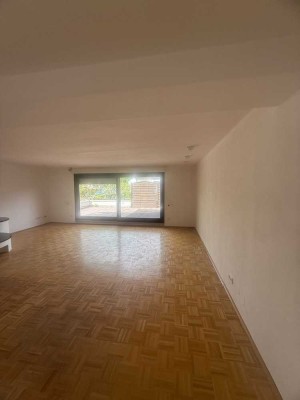 � Frisch renoviert: 3-Zimmer-Terrassenwohnung mit Gartenblick in Bochum-Harpen �✨
