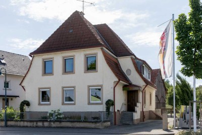 Älteres 2-Familienhaus mit großem Grundstück u.  Bauoption im Garten - für den Käufer provisionsfrei