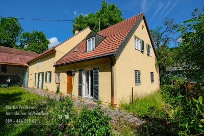 Rarität in München-Moosach: altes Bauernhaus mit großem Potenzial