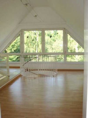 ***128 m² Galerietraumwohnung in Hilden Nord, Einbauküche, Balkon, Gartennutzung***