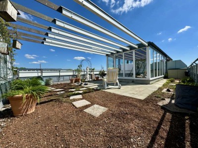 Schöne, helle, modernisierte Penthouse-Wohnung in beliebter Wohnlage zu vermieten