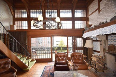 Werne - Innenstadt ! Stilvolle Maisonette mit Kamin, Galerie und Loggia !