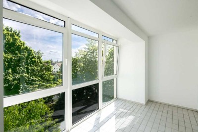 Helle 2-Zimmerwohnung mit Wintergarten/Loggia