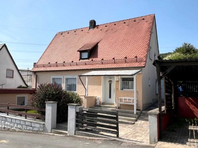 Einfamilienhaus mit großem Grundstück und Garage in Weilersbach