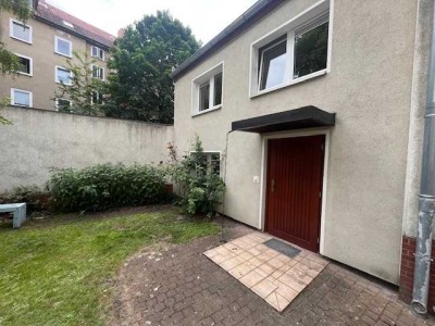 Renovierte 2-Zimmerwohnung im Hinterhaus in guter Lage.