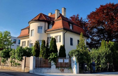 Traumhafte denkmalgeschützte Villa von 1908 für Wohnen, Gewerbe, Beherbergung, großes Grundstück